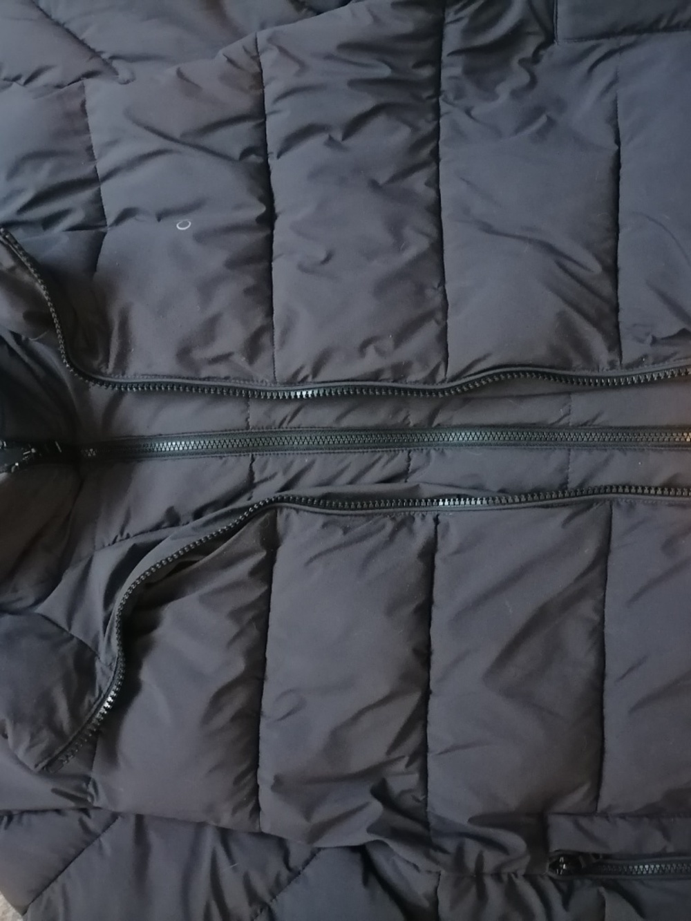 Calvin Klein - Picture 5 of 9